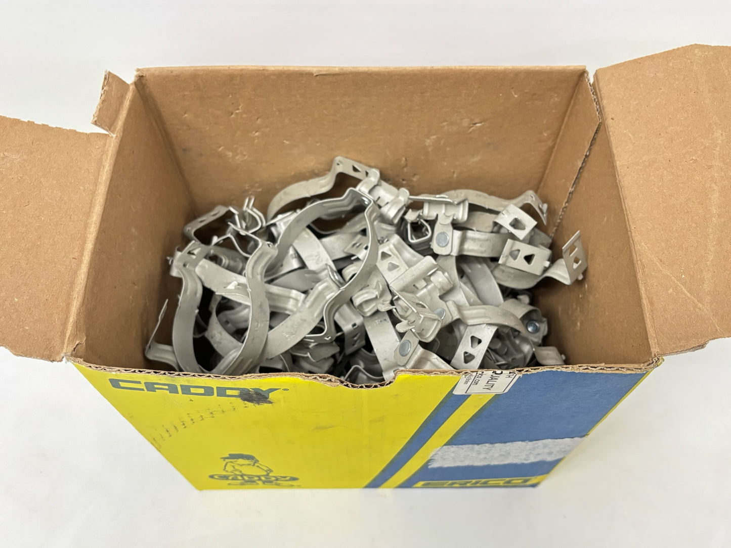 45PK nVent CADDY 32M58 Snap‑Close Beam/Flange Clip, 2″ EMT, 5/16″–½″ Flange
