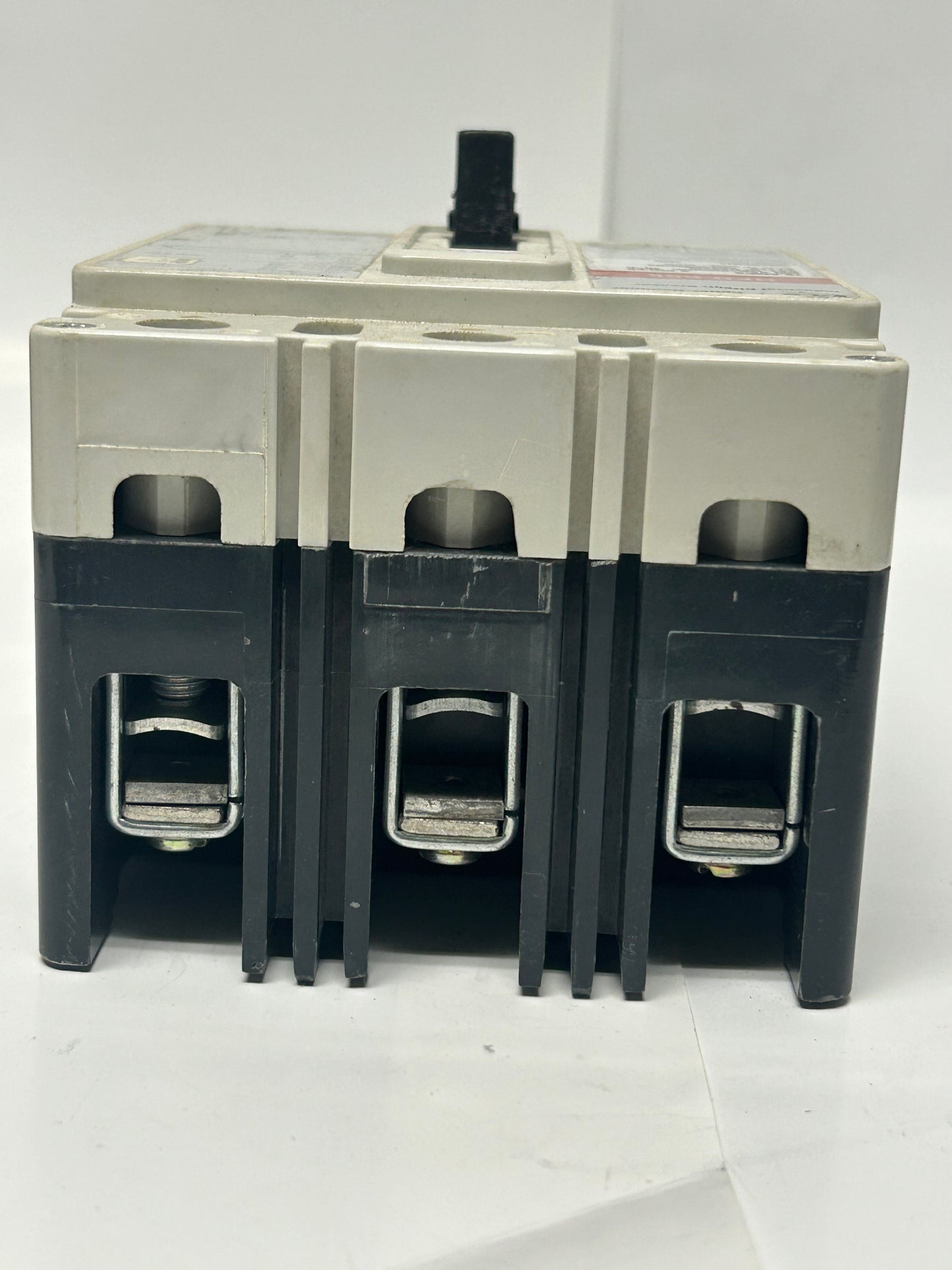 EATON HFD3015L Industrial Circuit Breaker 3P 15A 600 Vac 250 Vdc 65 kAIC at 480 Vac 50/60 Hz