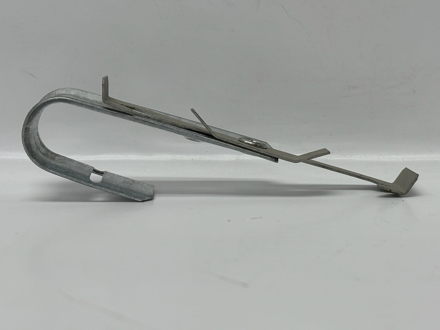 70 Pk Nvent Caddy CAY124Z34 Steel Cable Support or Conduit Mounting Component
