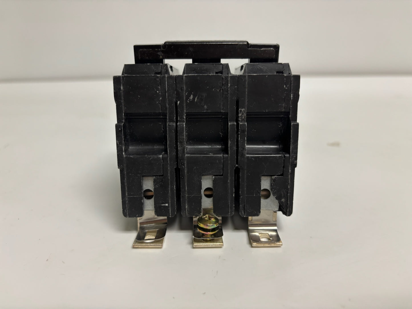 New GE Consumer & Industrials 100 AMP 3 Pole Circuit Breaker THQB32100