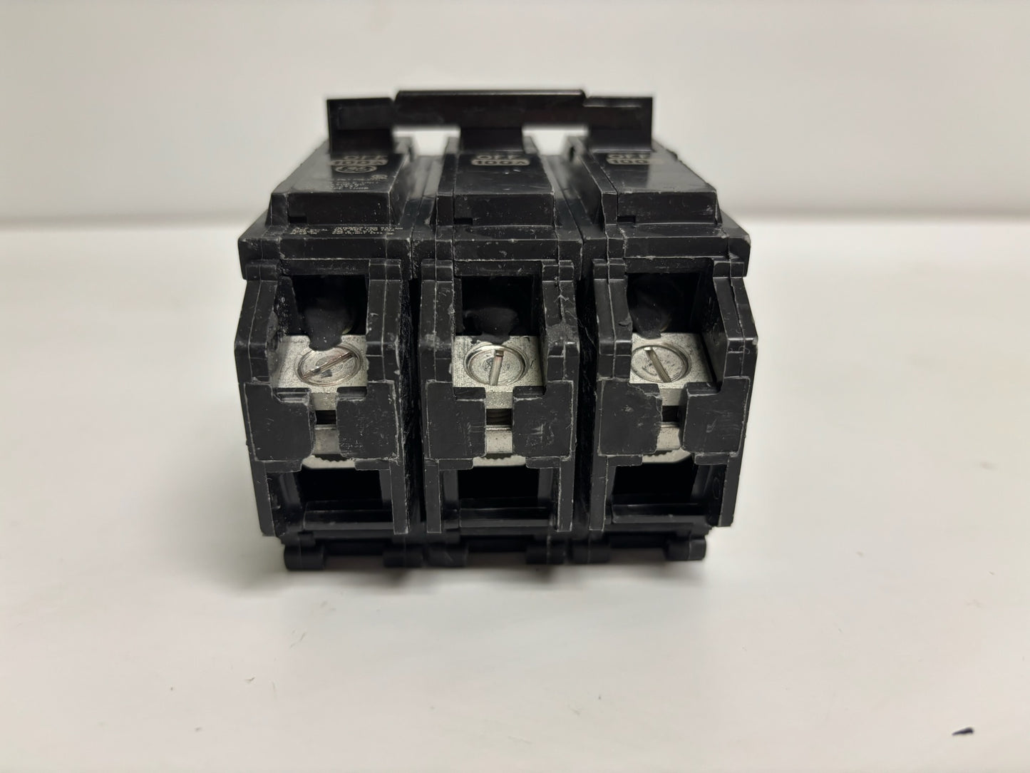 New GE Consumer & Industrials 100 AMP 3 Pole Circuit Breaker THQB32100
