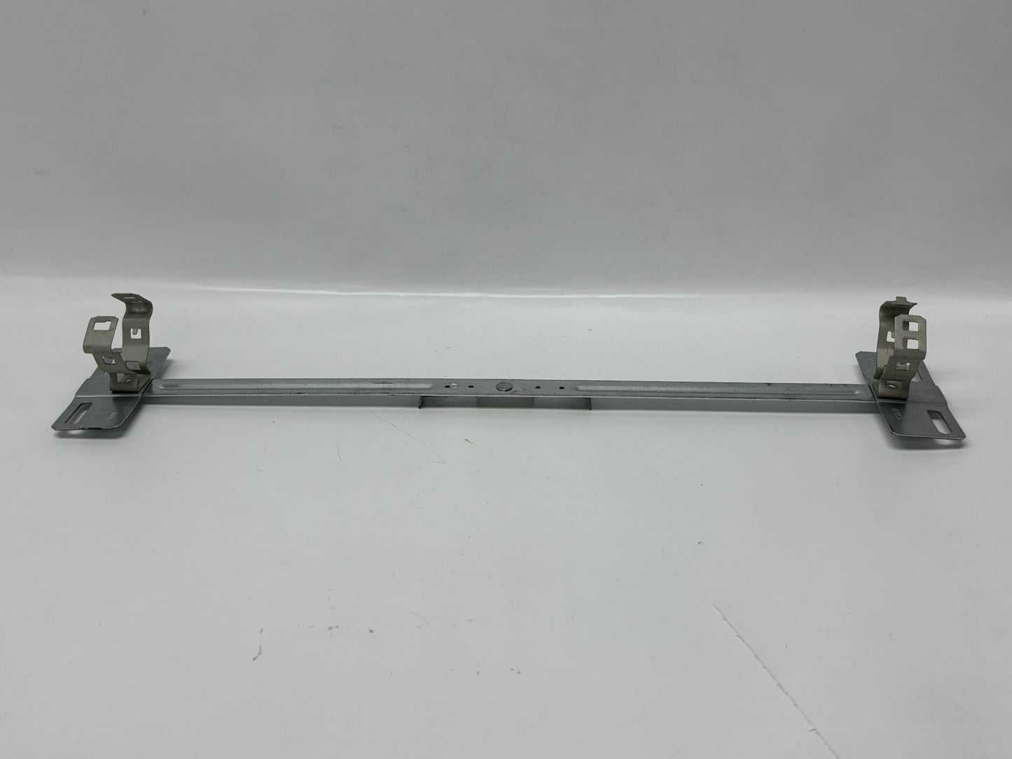 25 Pk nVent Caddy 812MB18C0 B18-C0-Z Box/Multiple Conduit Hanger With Rod Clip