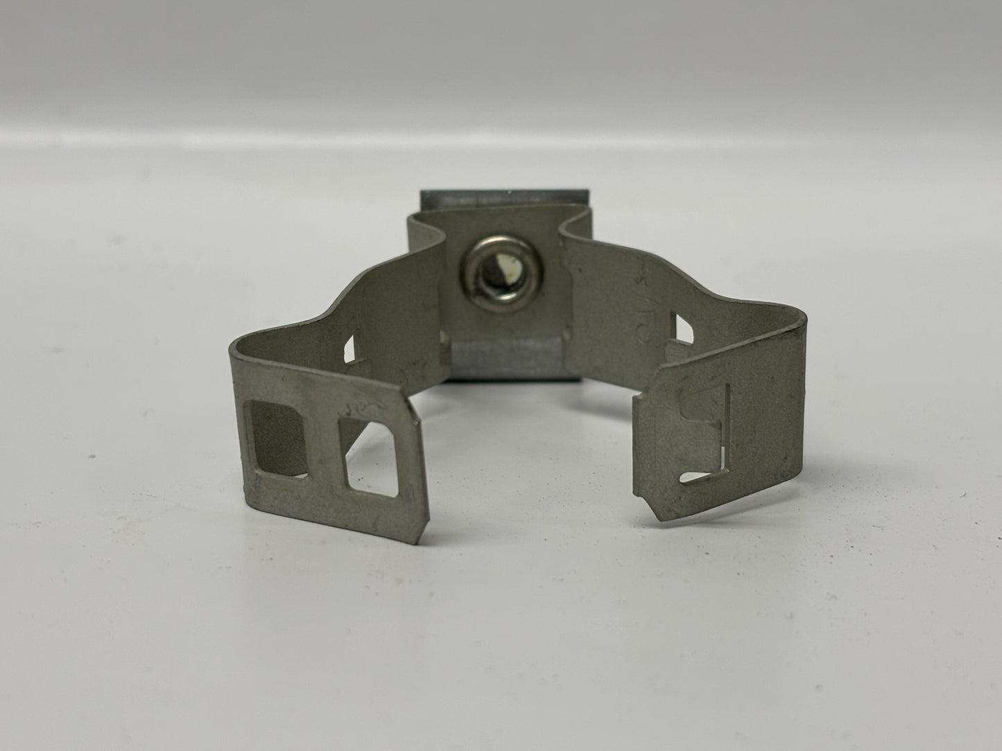 70 Pk nVent Caddy FB812M FB-M Series Through Stud Cable and Conduit Clamp
