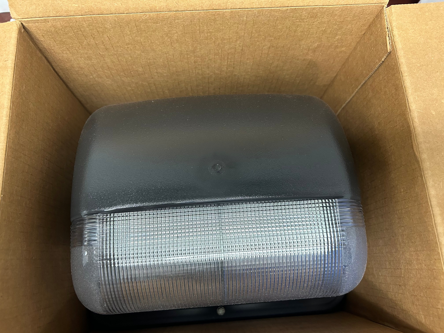 MVOLT LPI Contour Series TWA Mini Wall Pack 42W TRT