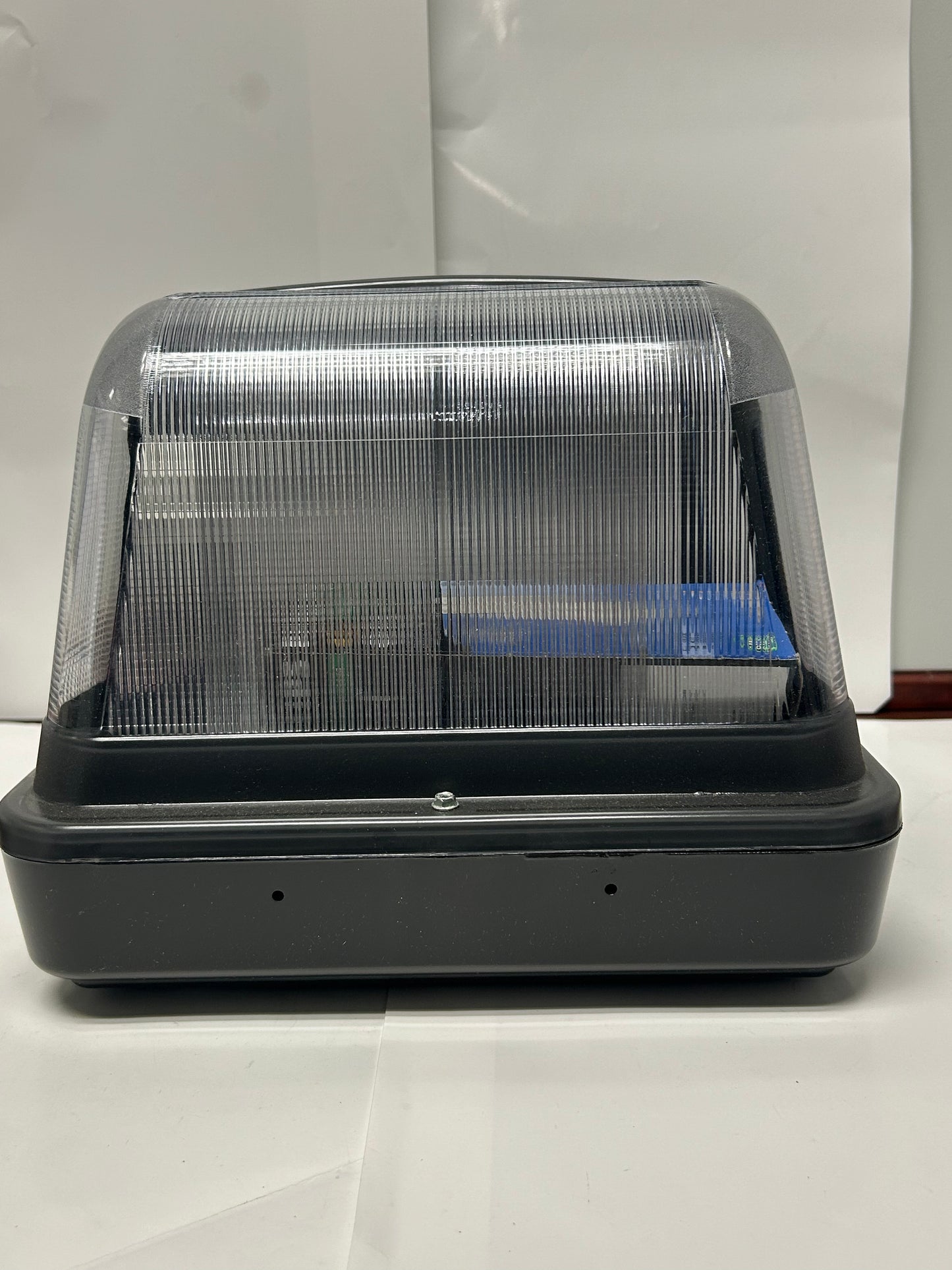 MVOLT LPI Contour Series TWA Mini Wall Pack 42W TRT