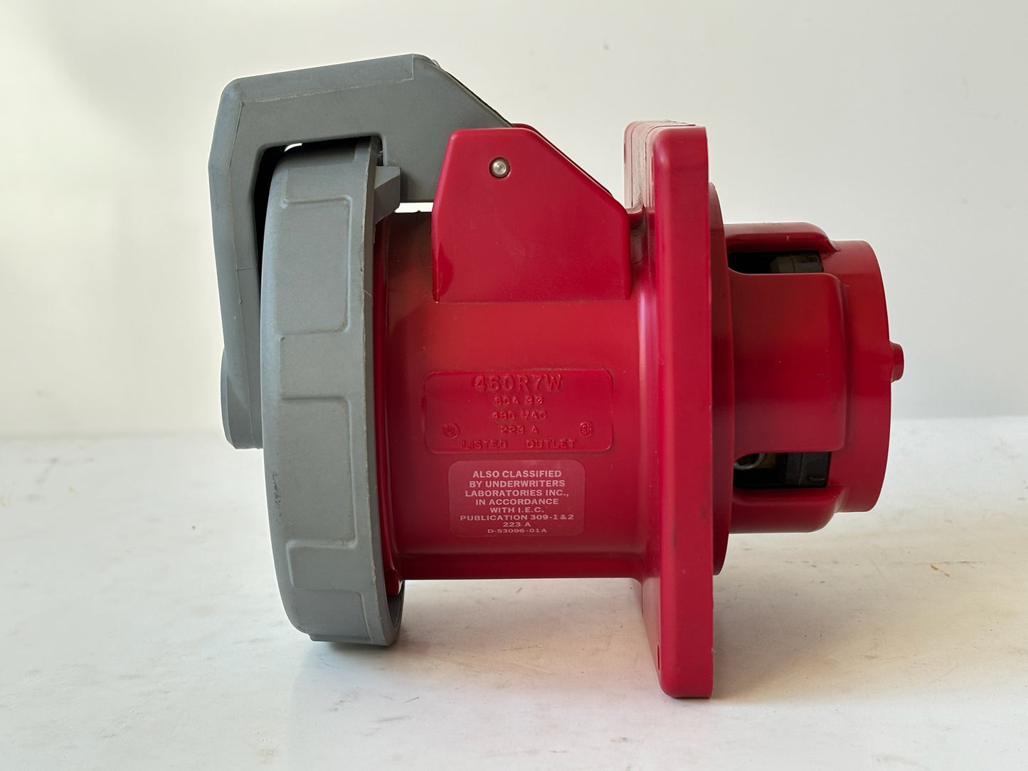 Hubbell HBL460R7W 60 A 480 V 3-Pole/4-Wire IEC Watertight Receptacle