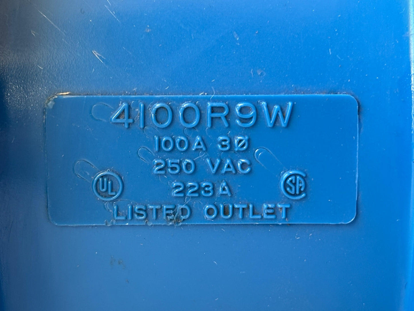 Hubbell 4100R9W Pin & Sleeve Receptacle