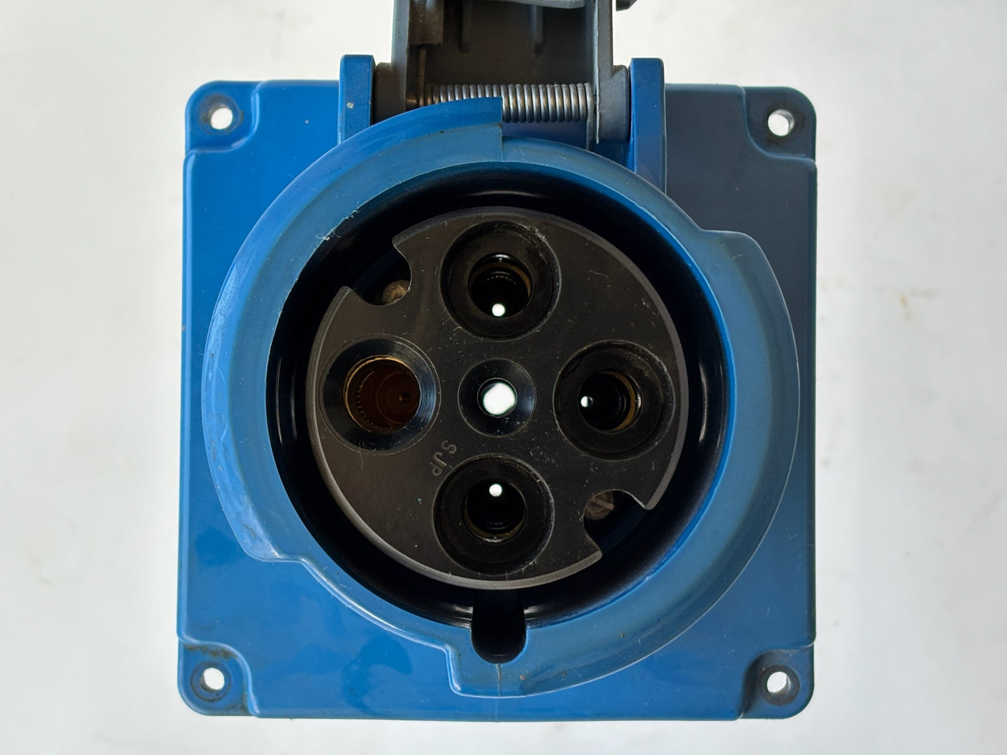 Hubbell 4100R9W Pin & Sleeve Receptacle