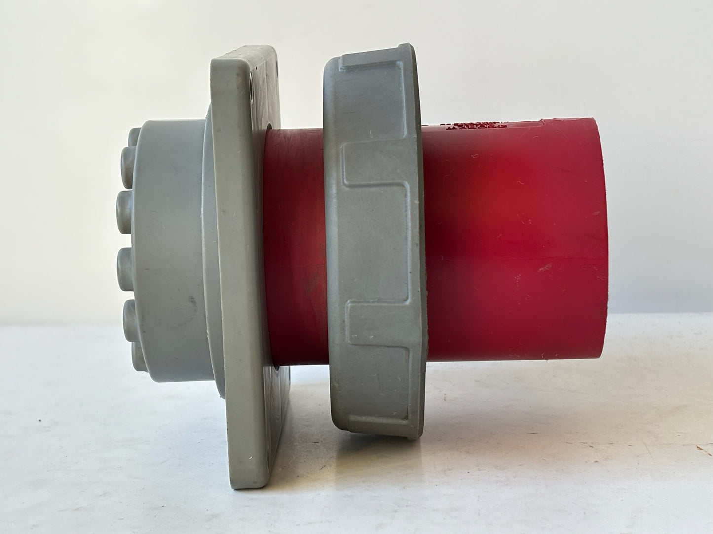 Hubbell 460B7W 60A 480V 3-Phase 4-Wire Watertight Male Connector