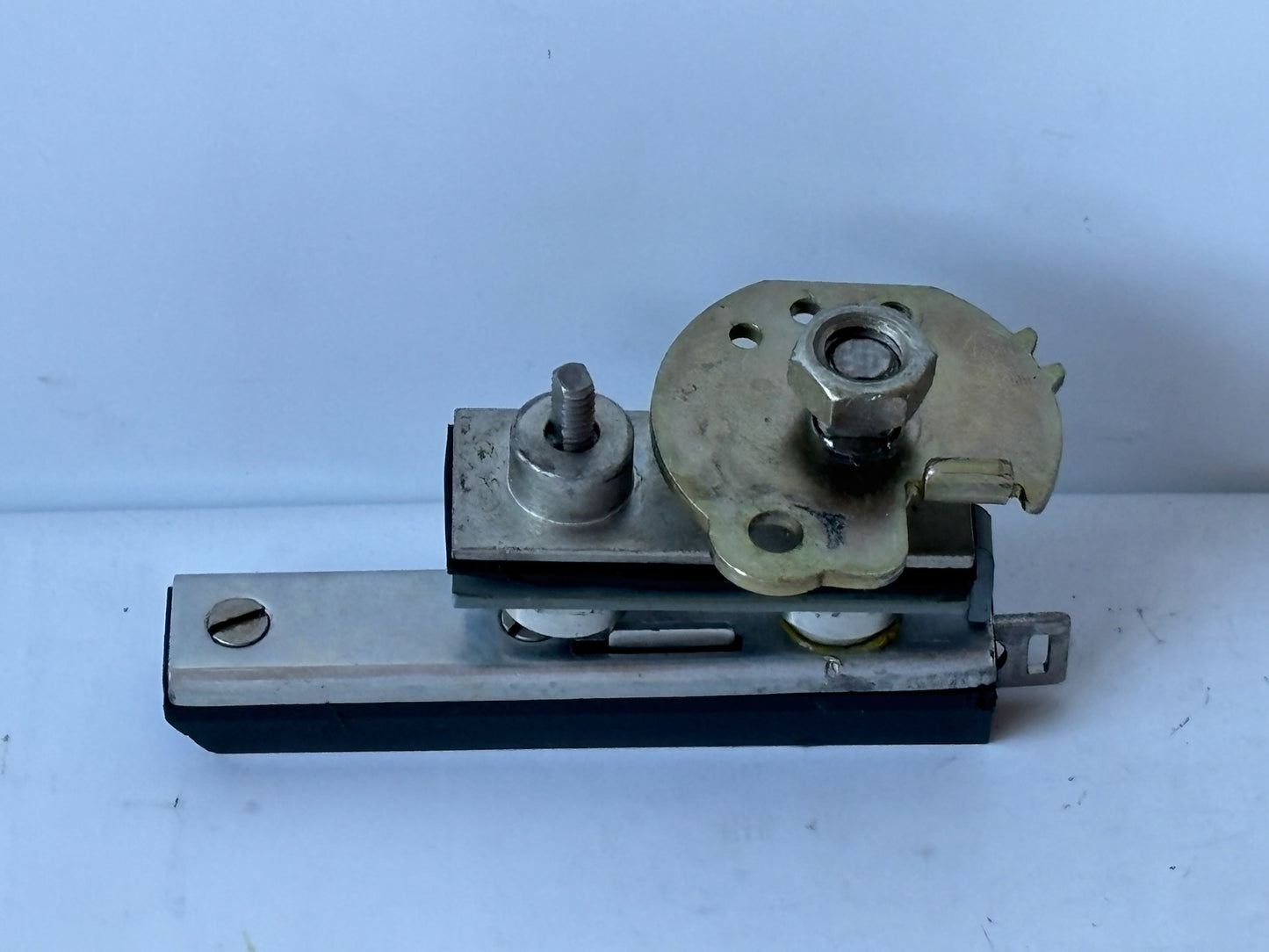 Allen Bradley 1494V-L1 Door hardware Kit With Side Latching