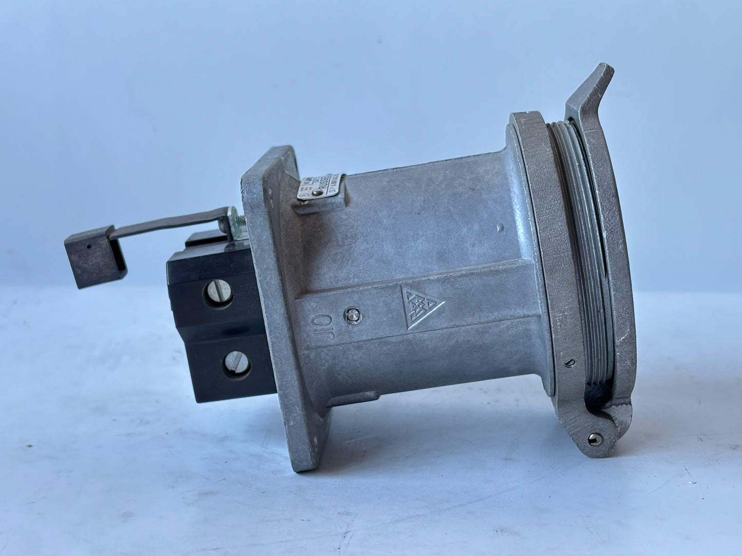 Russellstoll JRFR 1033 FR SAF-T-ARC 100 A 600 V 3-Pole Plug (J-Line, Reversed Contact)