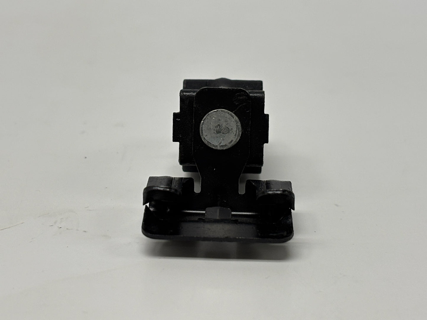 40 Pk nVent Caddy 8P24SM Side-Mount Conduit and Flange Clip for 1/2″ EMT Support