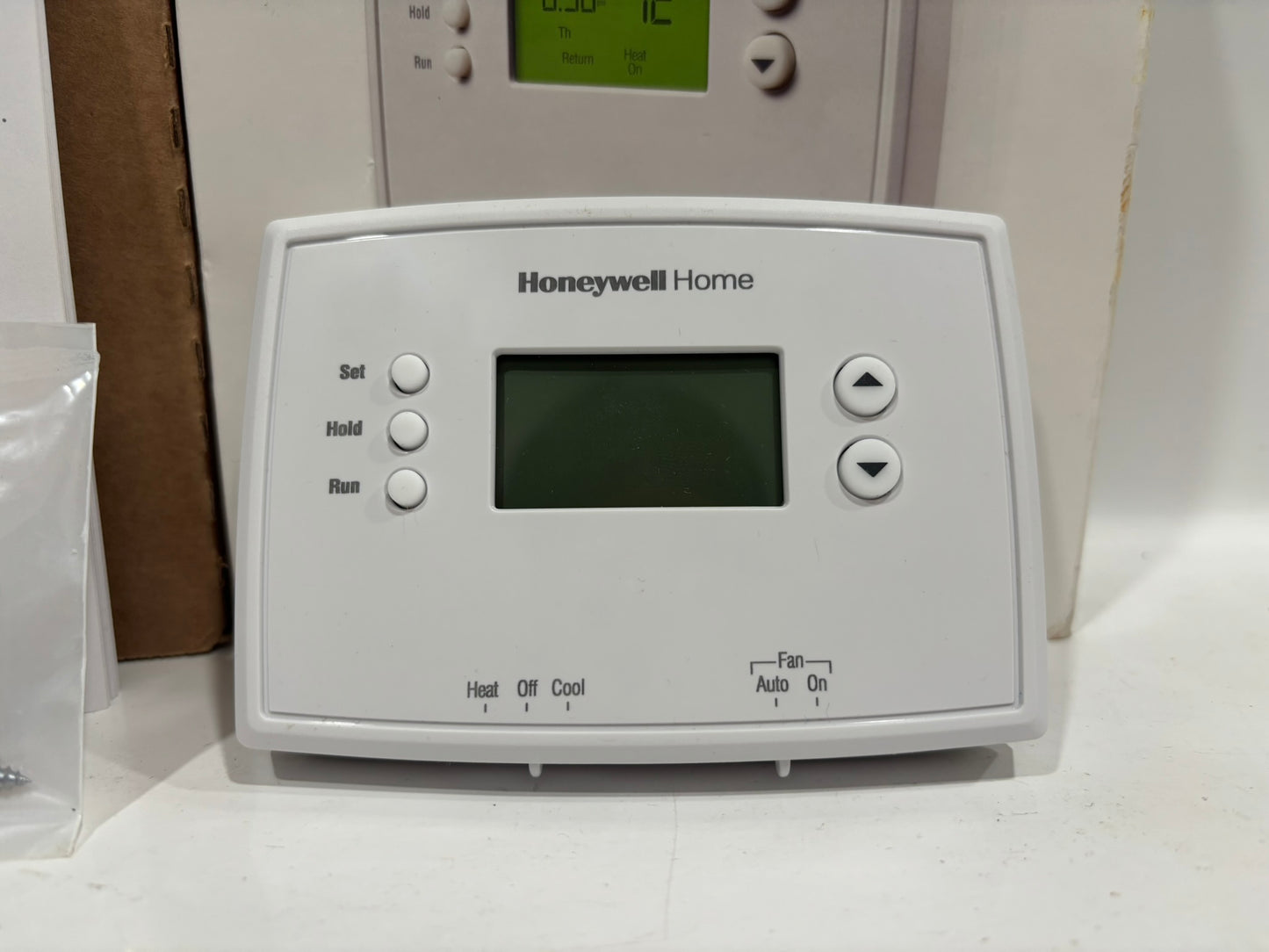 New Open 10PK HoneyWell RTH2410B Programmable Thermostat