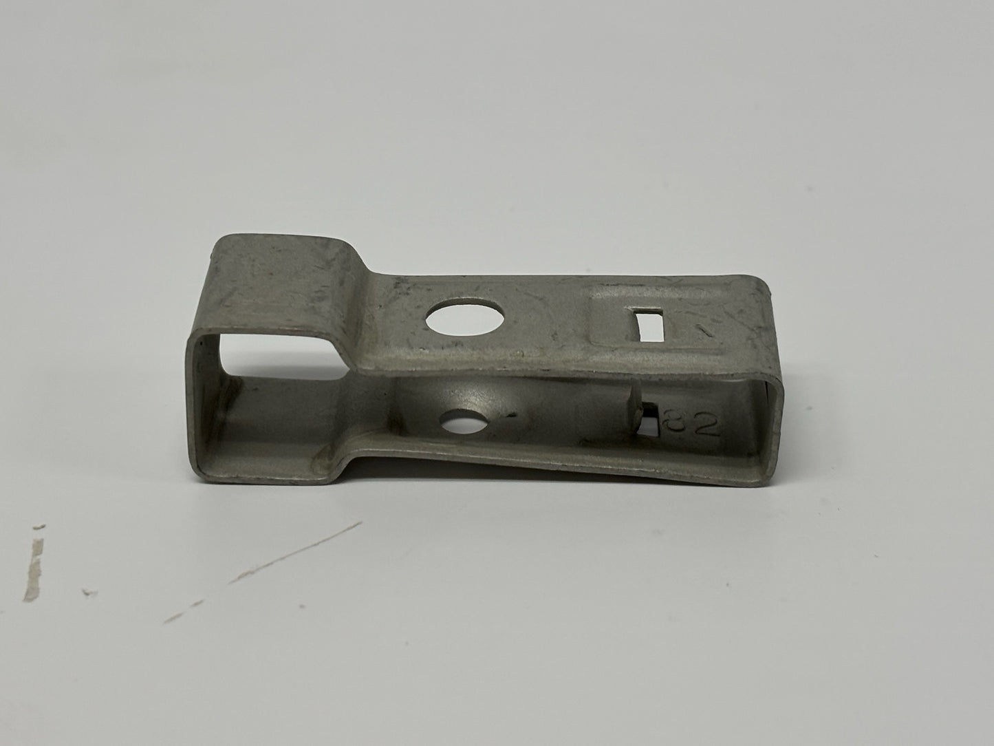 89 Pk nVent Caddy 4ACS T-Grid Conduit/Box Support Clip with 1/4″ Threaded Hole