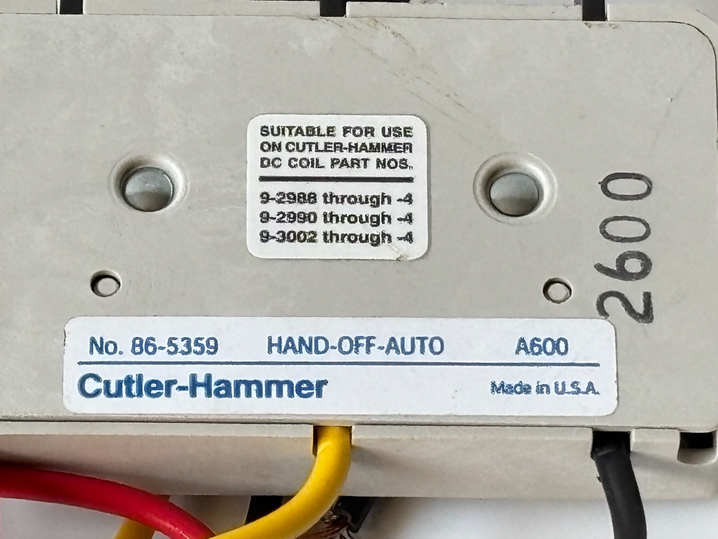 Cutler-Hammer C400GK32A 2-Position Selector Switch Operator, 30mm