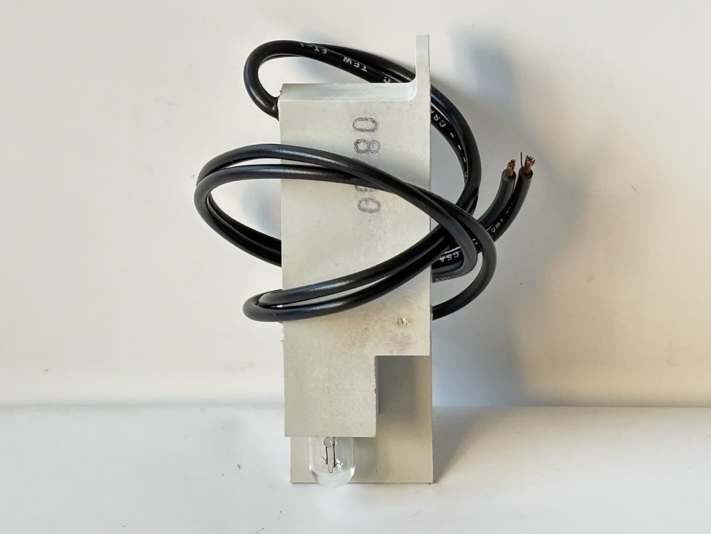 Cutler-Hammer C400GK32A 2-Position Selector Switch Operator, 30mm