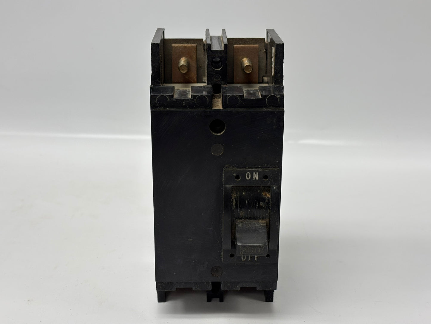 Square D Q2M-2200-MT 200 Amp 2-Pole Molded Case Circuit Breaker 120/240 V