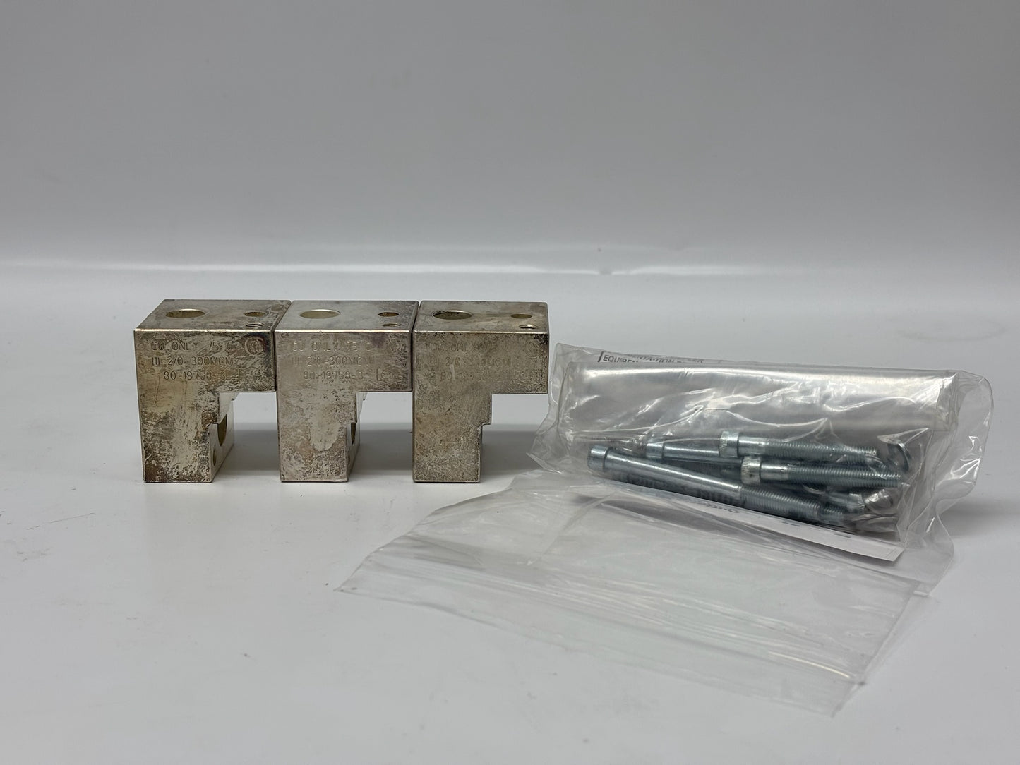 3 Pk Eaton EML25 Lug Kit for S801T Switch Fuse — Replacement Mounting Hardware