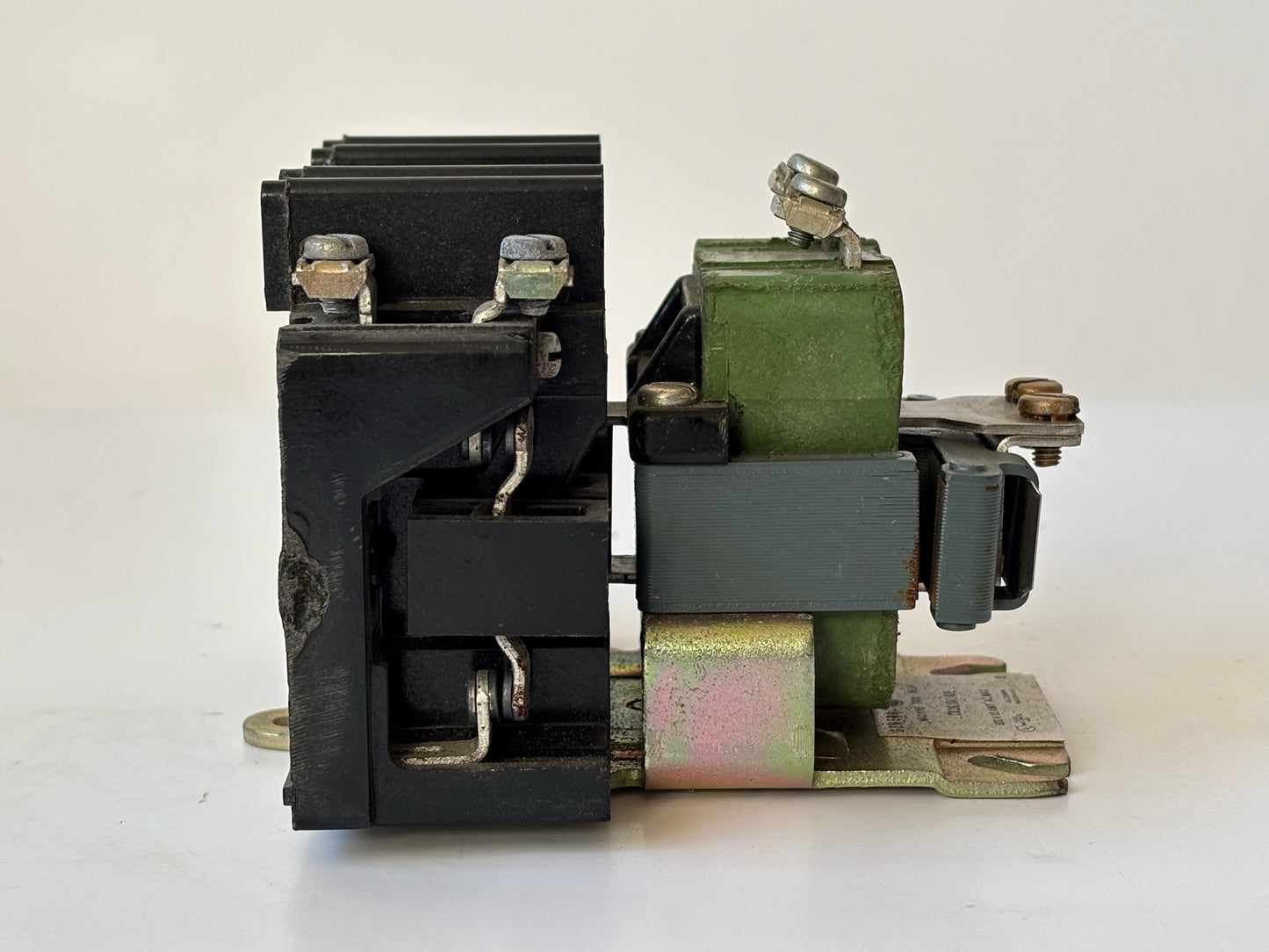 General Electric CR2810A14DE22 Machine Tool Relay 10 A 600 V 110/120 V Coil