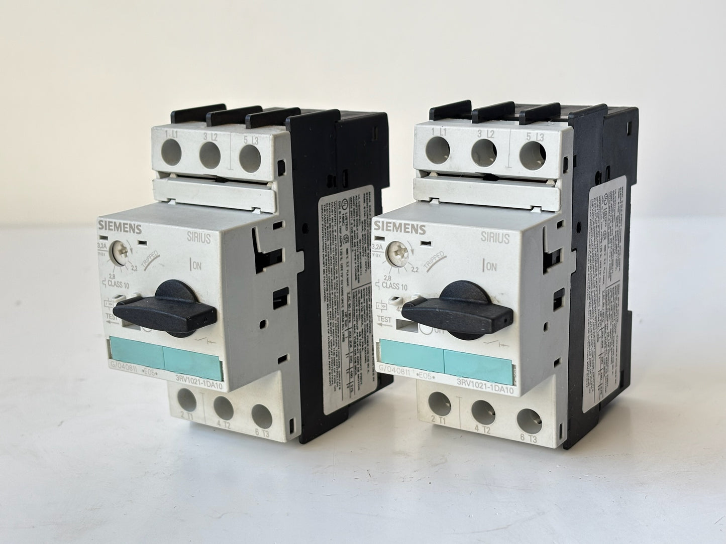 2PK Siemens 3RV1021-1DA10 SIRIUS S0 Motor Protection Circuit Breaker 2.2-3.2 A