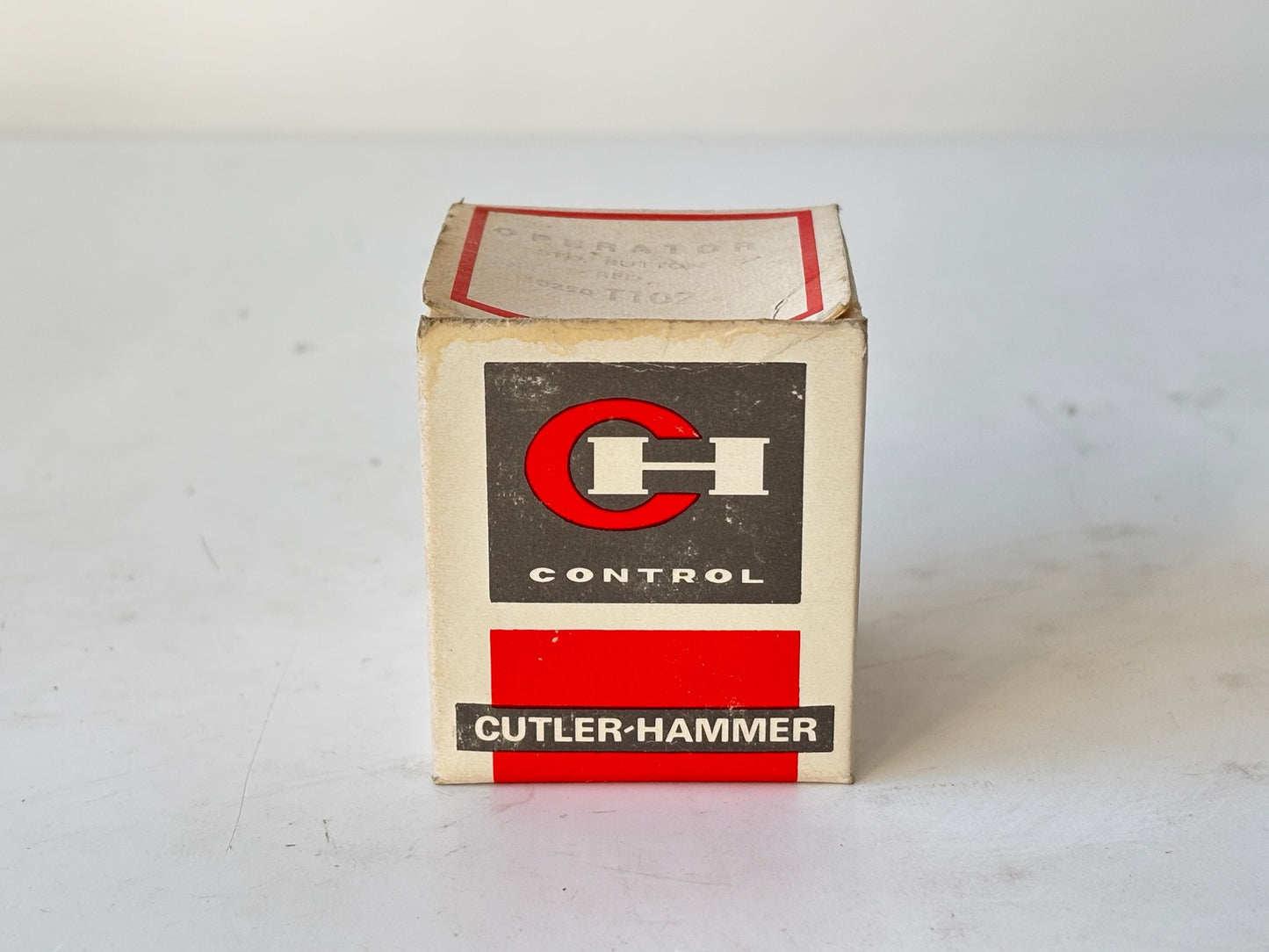 8PK Cutler Hammer 10250T102 Flush Push‑Button Operator