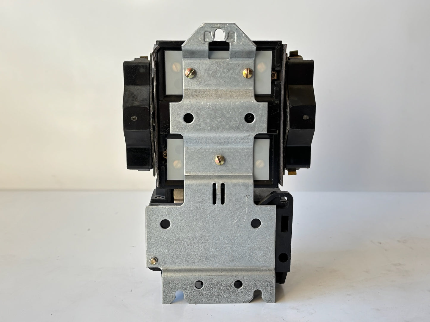 General Electric CR306CX#0**BAT Size 1 FVNR Motor Starter 27 A 600 V