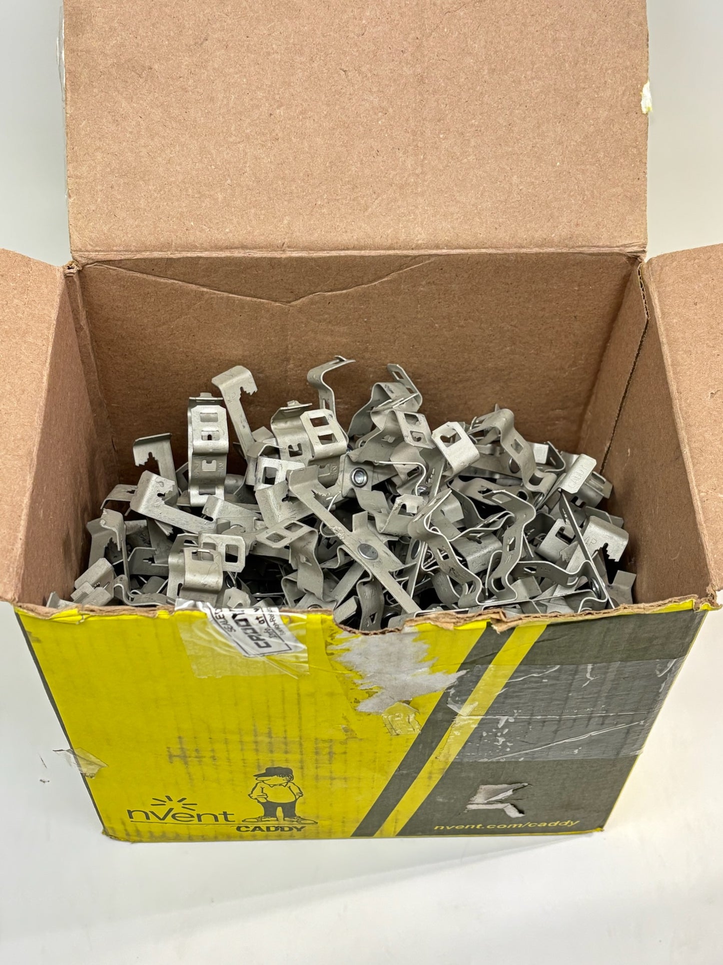 100PK nVent CADDY 4Z34812M Snap-Close Conduit Clip