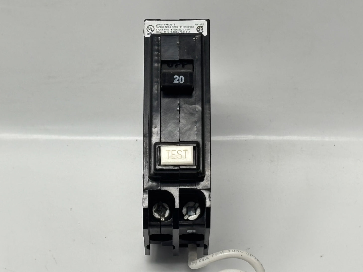 2PK Eaton QBGFT1020 Ground Fault Circuit Breaker – 20 A, Single-Pole (used)