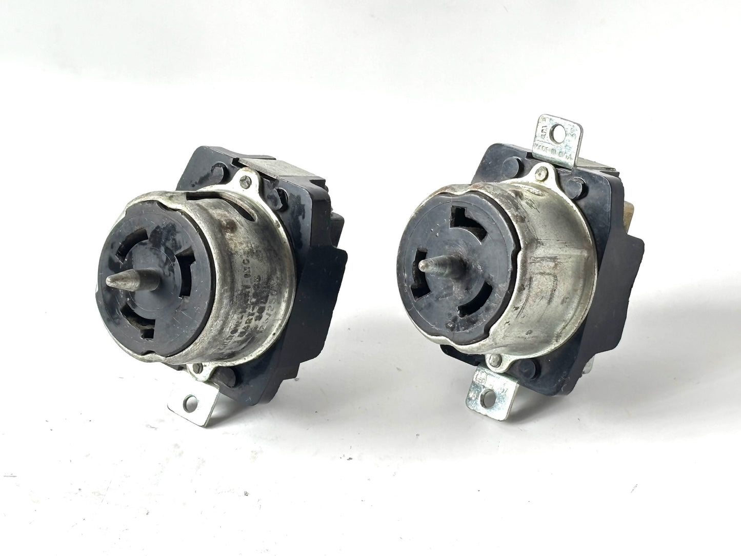 2PK Arrow Hart CS6369 Locking Receptacle 50 A 125/250 V 3-Pole/4-Wire