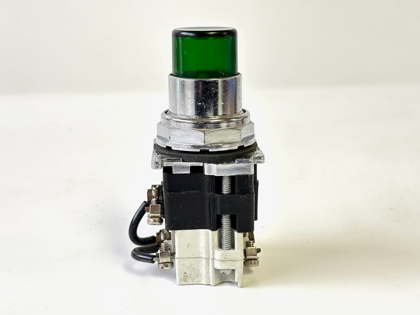 2PK Cutler‑Hammer 10250T/91000T/E34 30.5 mm Heavy‑Duty Metal Push‑Button Operator