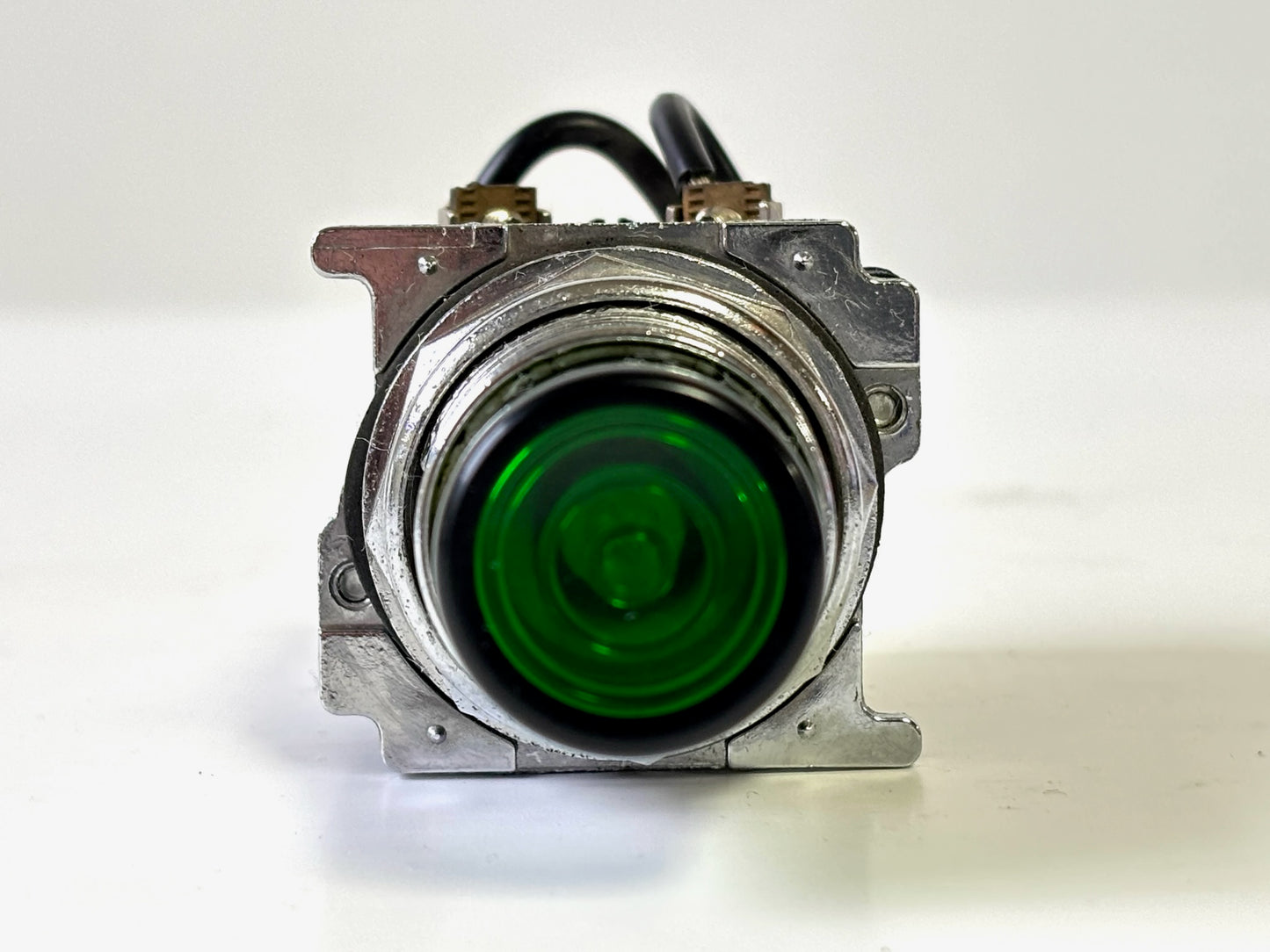 2PK Cutler‑Hammer 10250T/91000T/E34 30.5 mm Heavy‑Duty Metal Push‑Button Operator