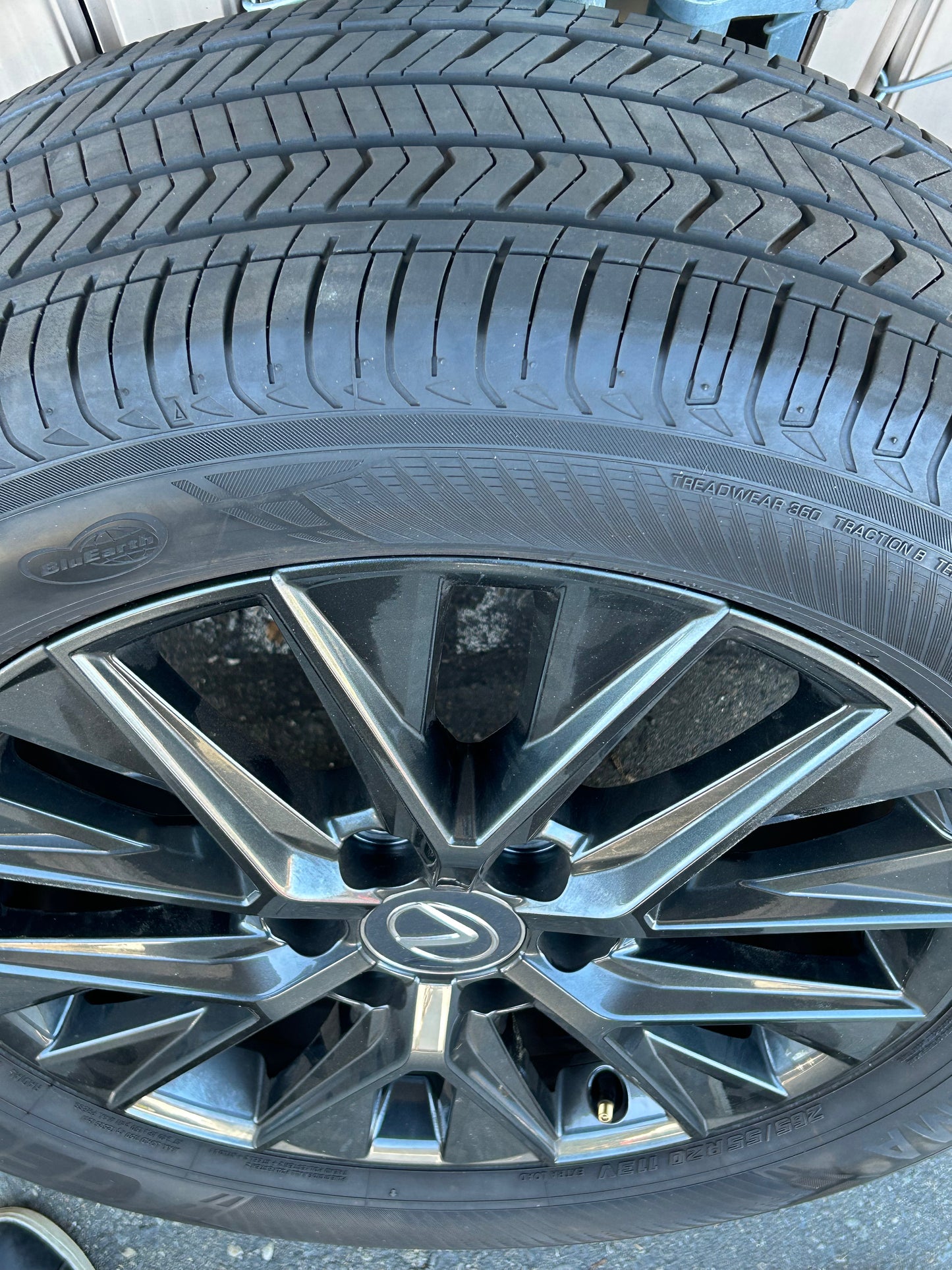 Lexus GX550 2024-2025 20" Factory Set of Wheels & Tires 265/55 R20 113V 3k miles