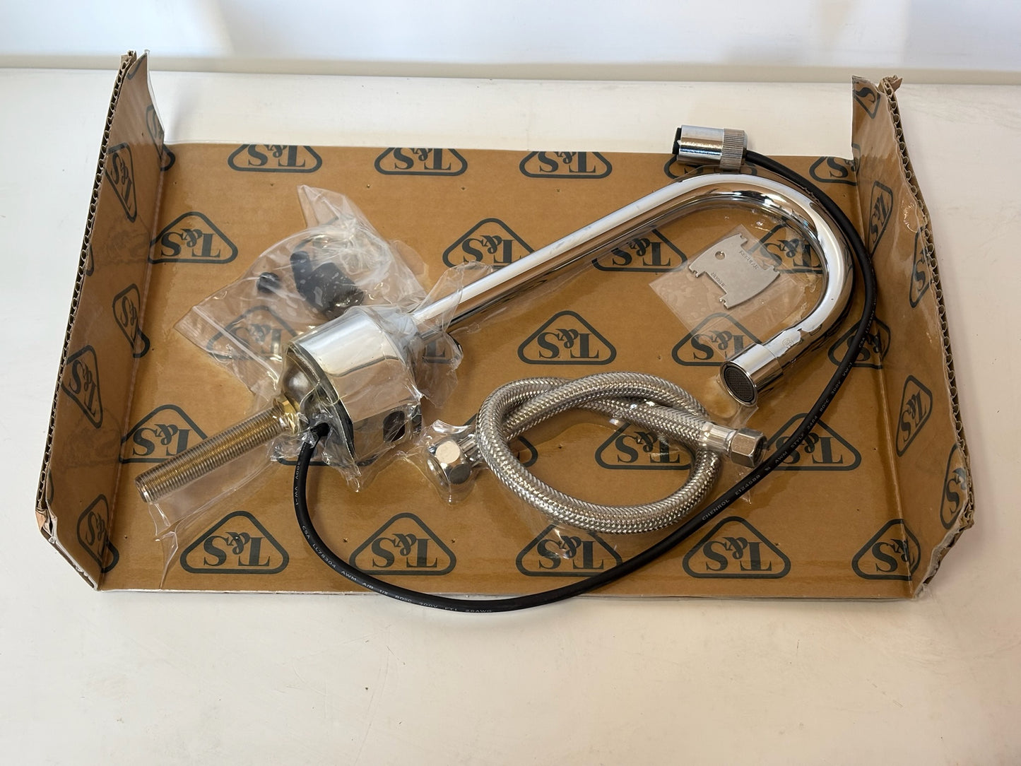 Open Box T&S EC-3100 ChekPoint Deck-Mount Sensor Faucet w/ Gooseneck Spout