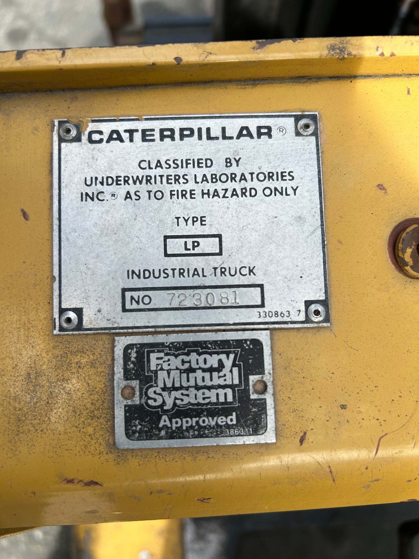 Caterpillar 1990 T40D Forklifts LIFTING Equipment Cap 5100 lbs Atch 10.75FT High