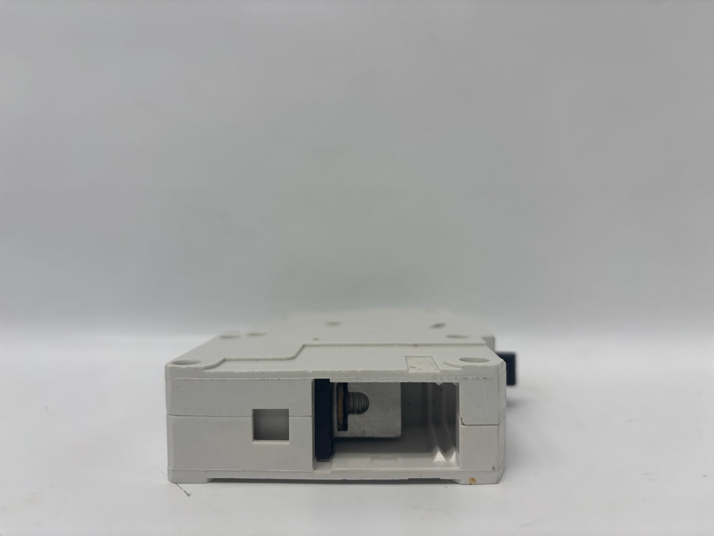 Siemens LGB1B020 20A 1-Pole Circuit Breaker, 4-Pack, Bolt-On Panelboard