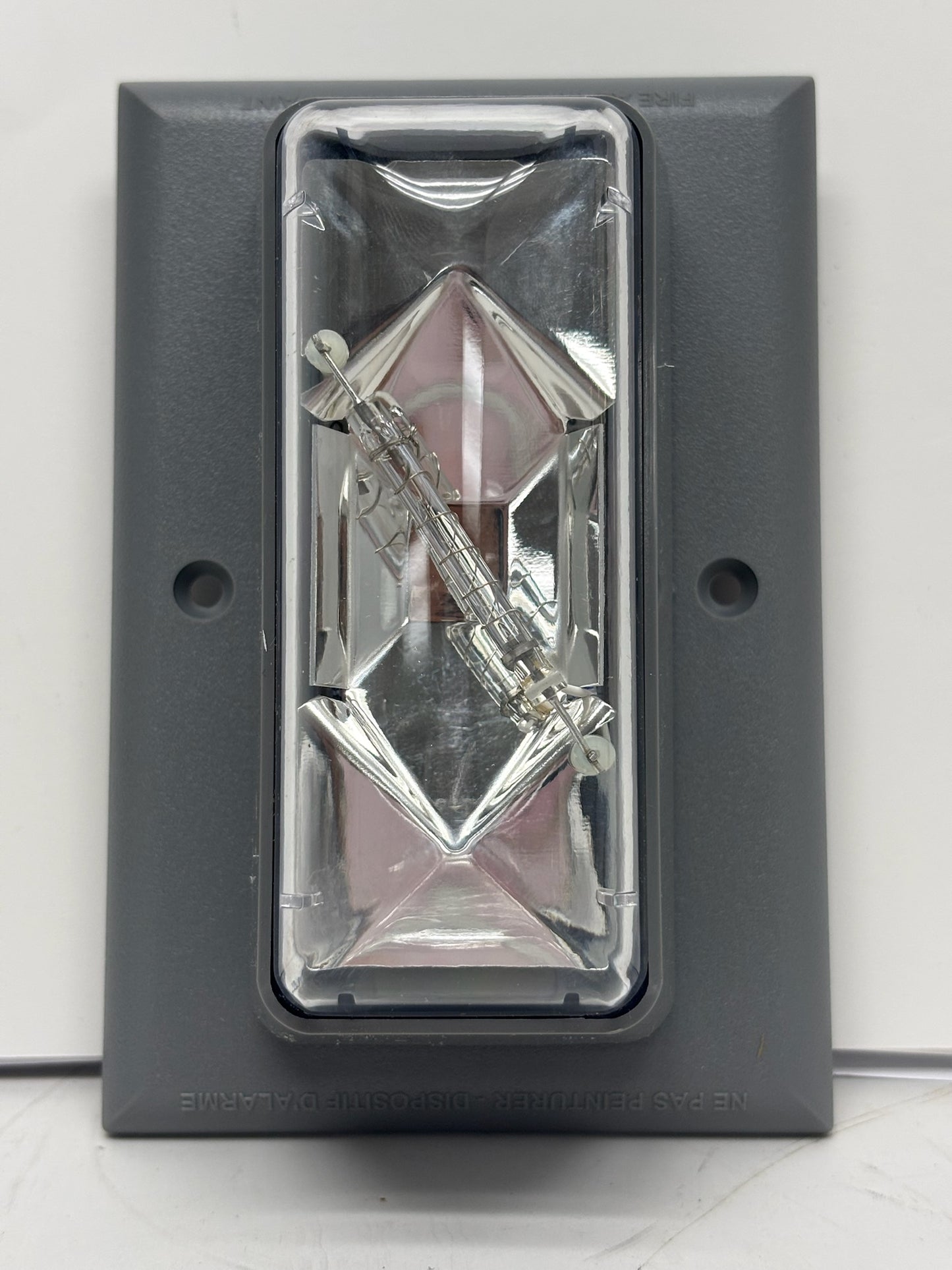 Edwards 89STRC-AQ Xenon Strobe Beacon, 150 cd, 24 V AC/DC, Indoor Flush Mount