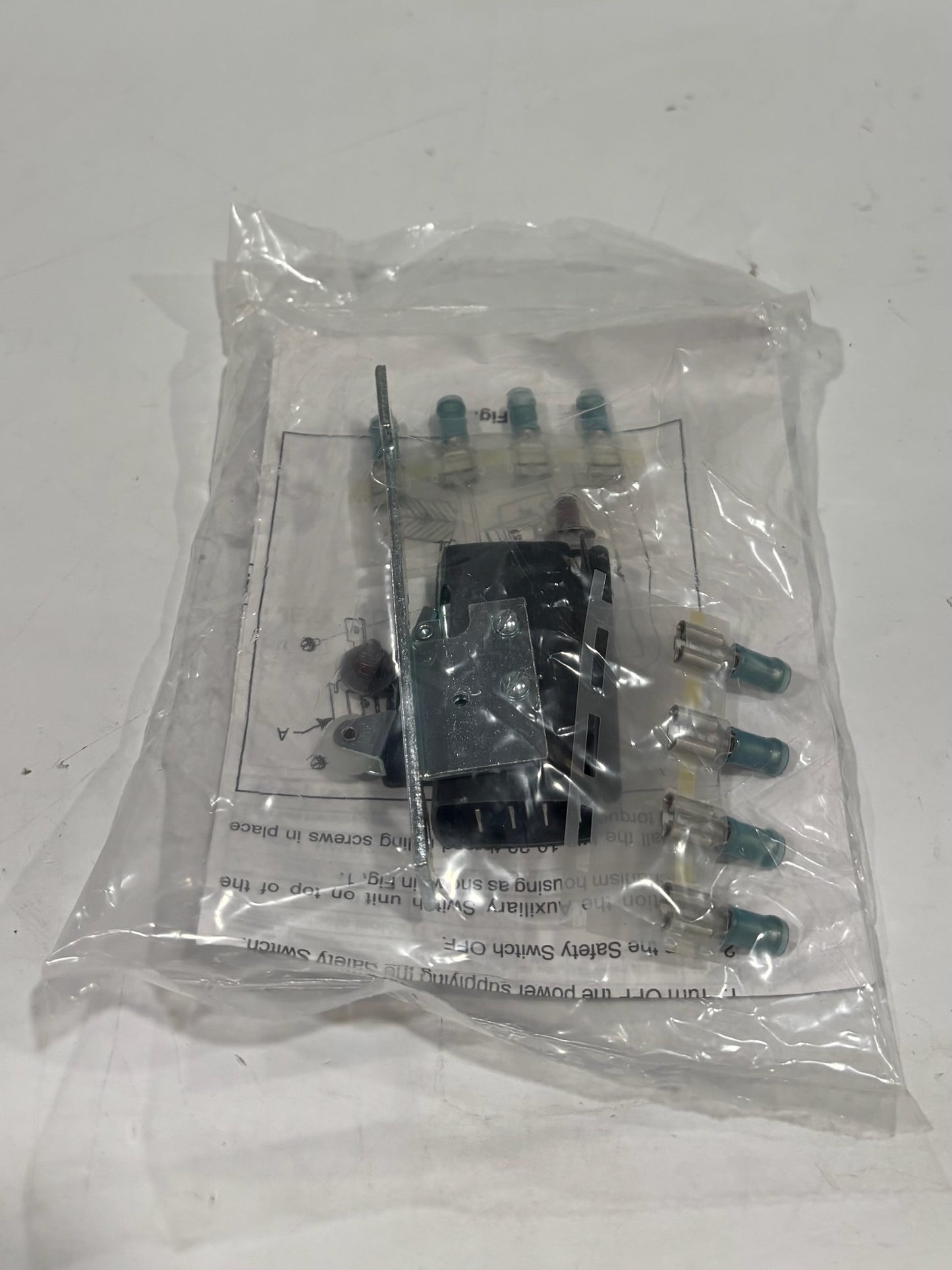 No box Siemens (HA261234) Auxiliary Contact Kit for Heavy Duty Safety Switch
