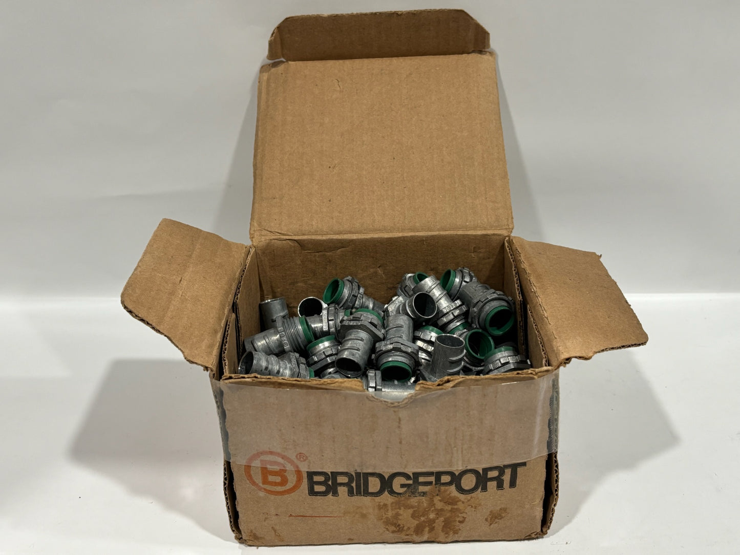 87 PC Bridgeport 520-DCI2 Flex Conduit Connector 1/2" insulated throat, AL/FE