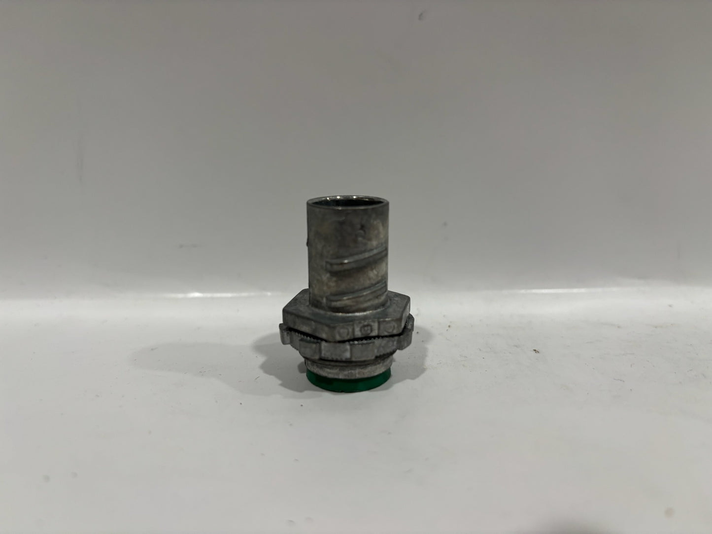 87 PC Bridgeport 520-DCI2 Flex Conduit Connector 1/2" insulated throat, AL/FE
