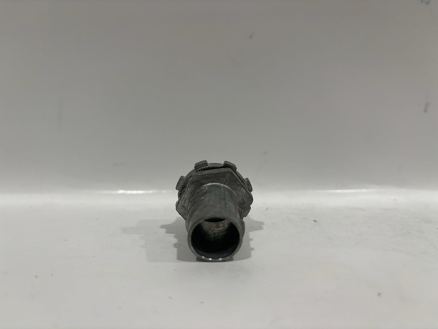 87 PC Bridgeport 520-DCI2 Flex Conduit Connector 1/2" insulated throat, AL/FE