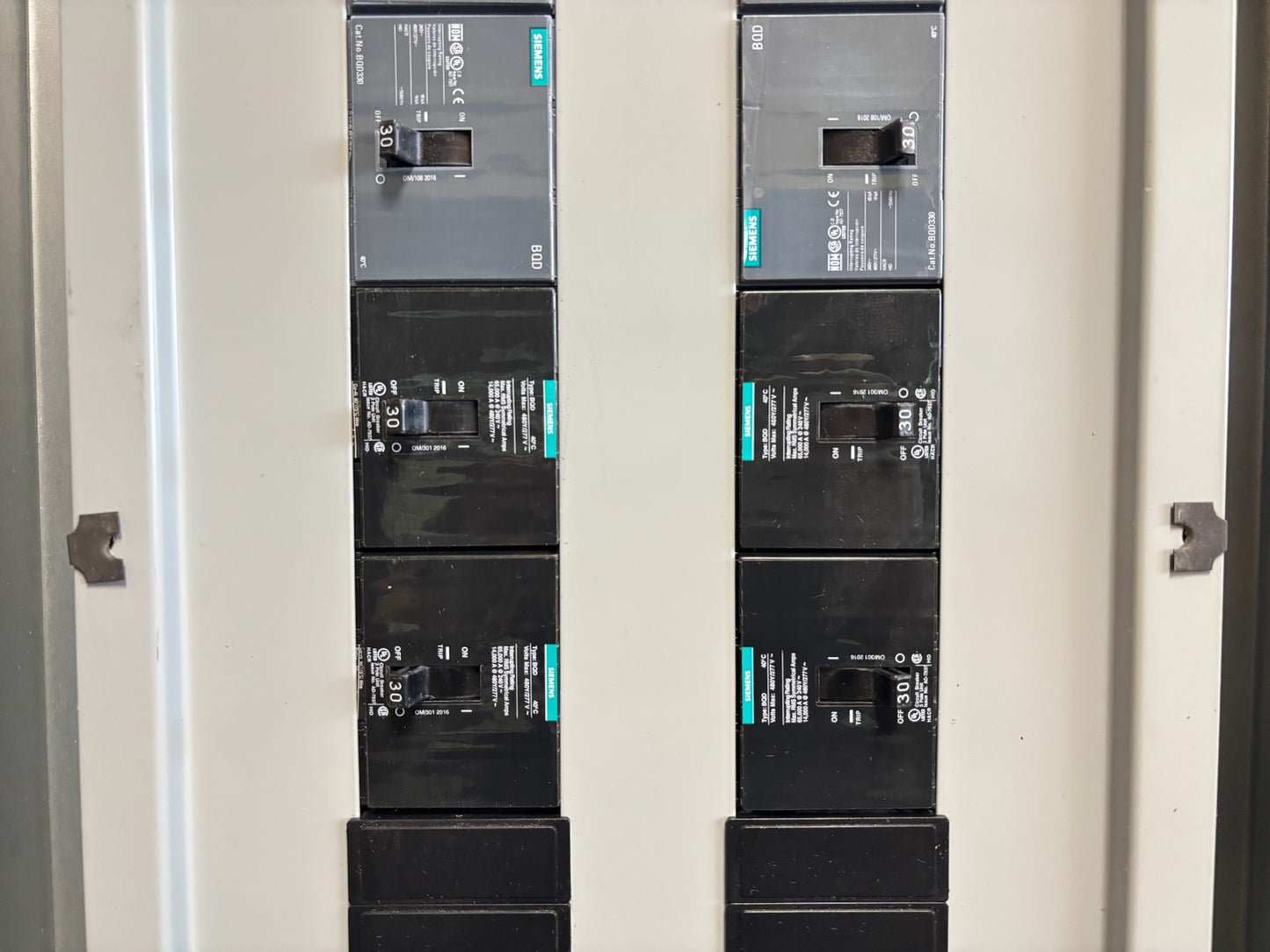 Siemens P1E42JX400CTFT 400 Amp 480Y/277V Panelboard Interior with Breakers