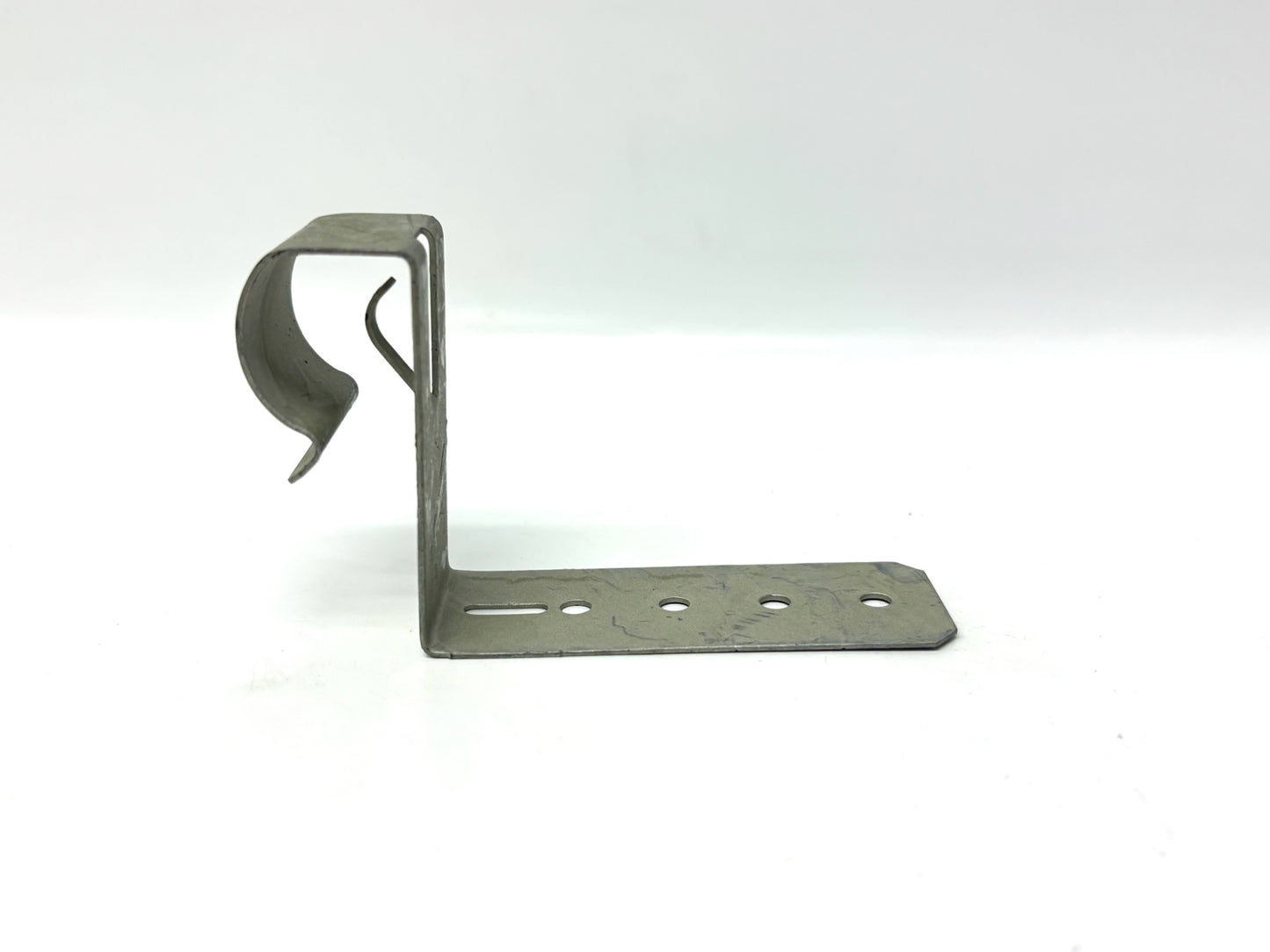 94 PK nVent CADDY CS812D Conduit/MC‑AC to Stud Mount, ½–¾″ EMT