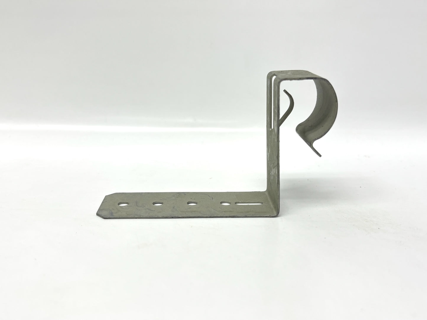 94 PK nVent CADDY CS812D Conduit/MC‑AC to Stud Mount, ½–¾″ EMT