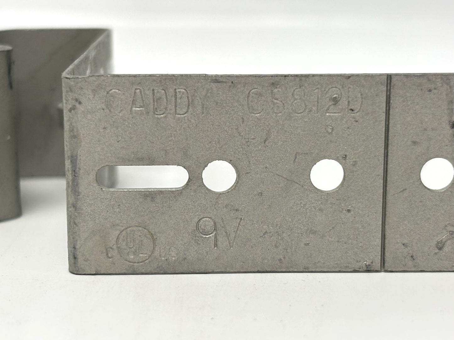 94 PK nVent CADDY CS812D Conduit/MC‑AC to Stud Mount, ½–¾″ EMT