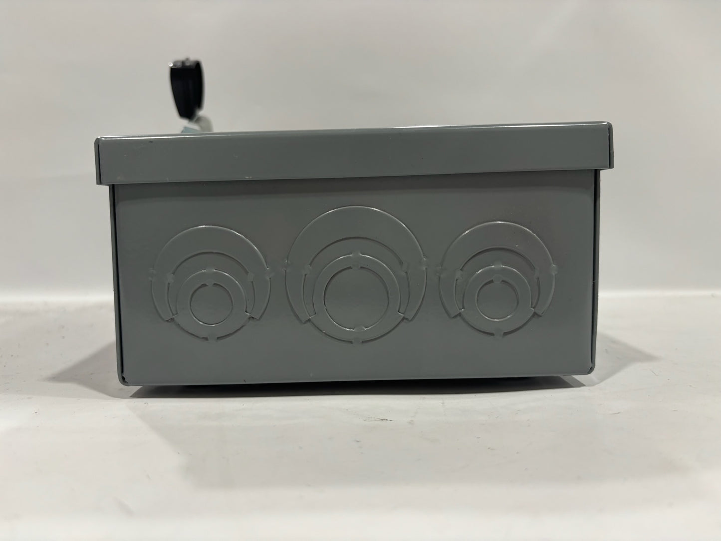 Square D D221N General Safety Switch, 2P3W, 30 A, 240 Vac No Box, With Minor Scratches