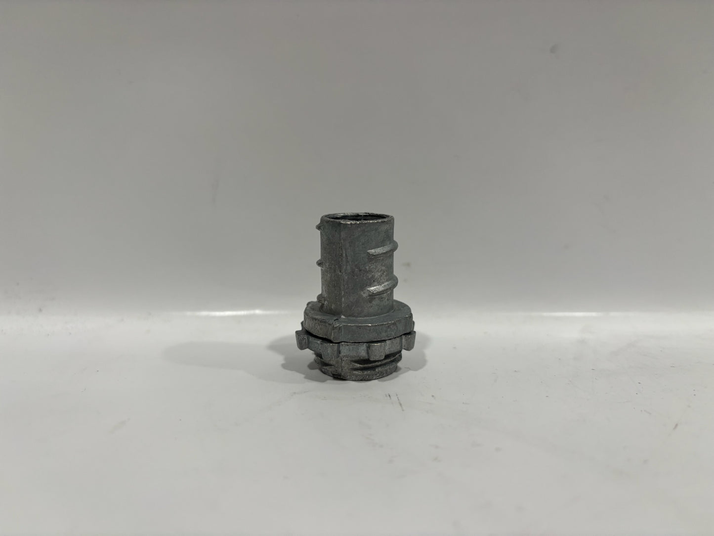 47 PC Arlington GF50 1/2" Flexible Metal Conduit Screw In Connector