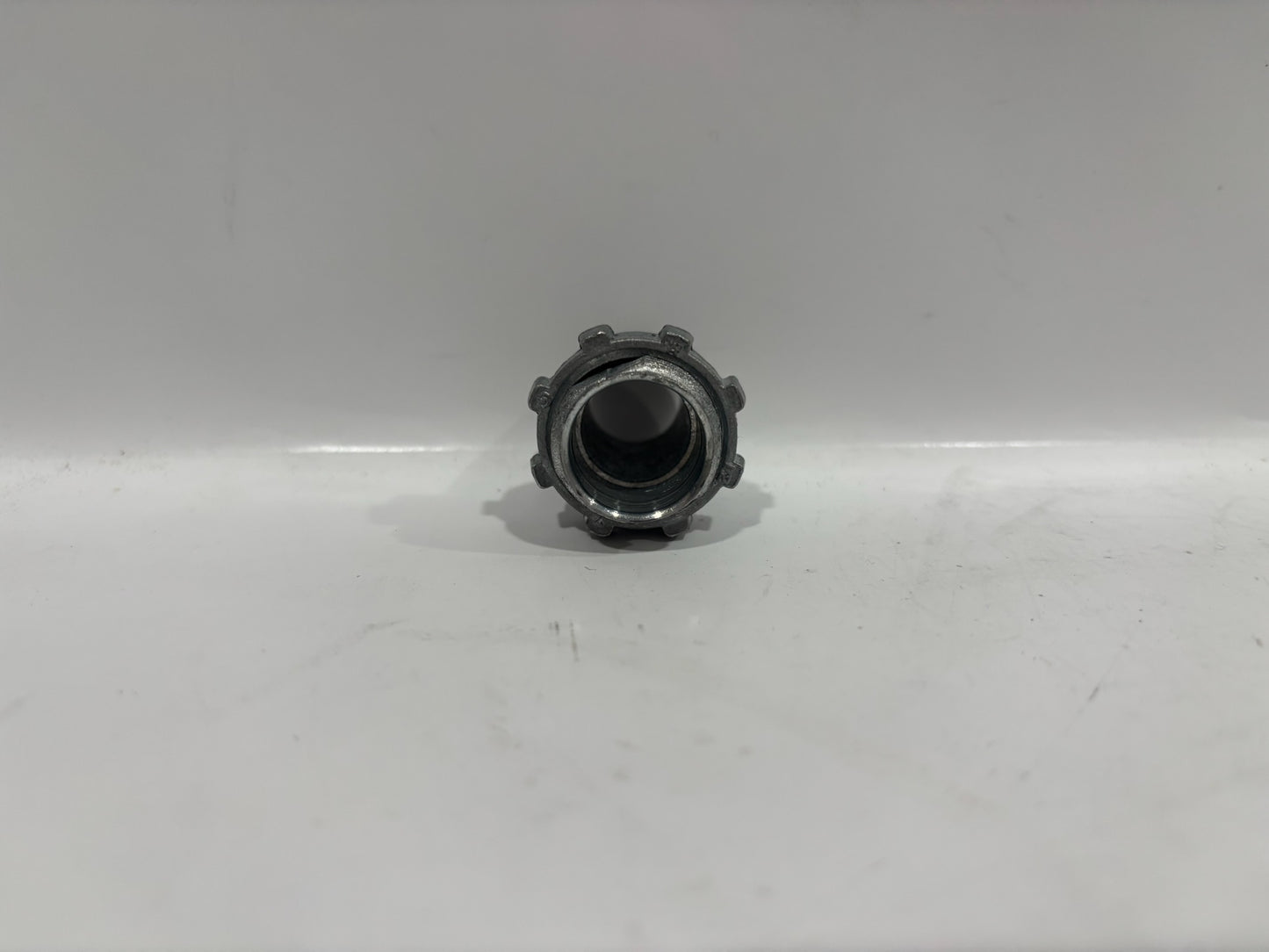 47 PC Arlington GF50 1/2" Flexible Metal Conduit Screw In Connector