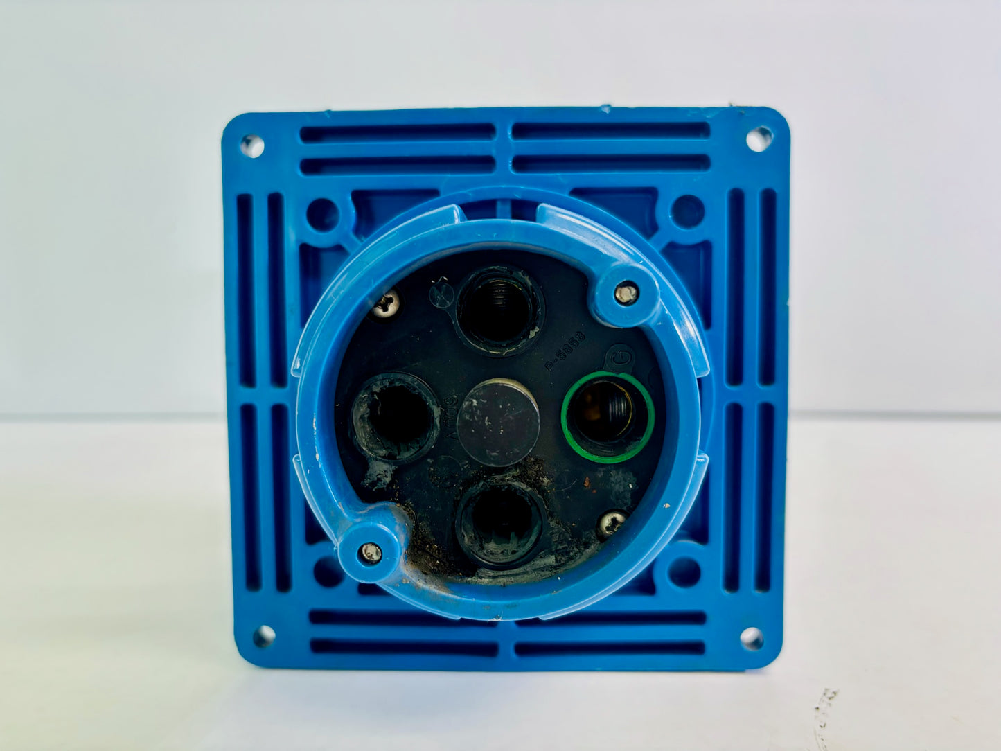 Used Hubbell 4100R9W Pin And Sleeve Receptacle, Water Tight W250V, 100A