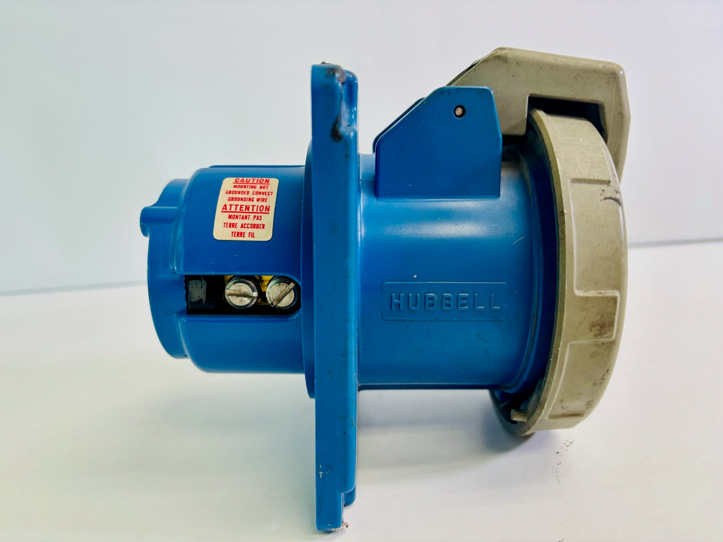 Used Hubbell 4100R9W Pin And Sleeve Receptacle, Water Tight W250V, 100A