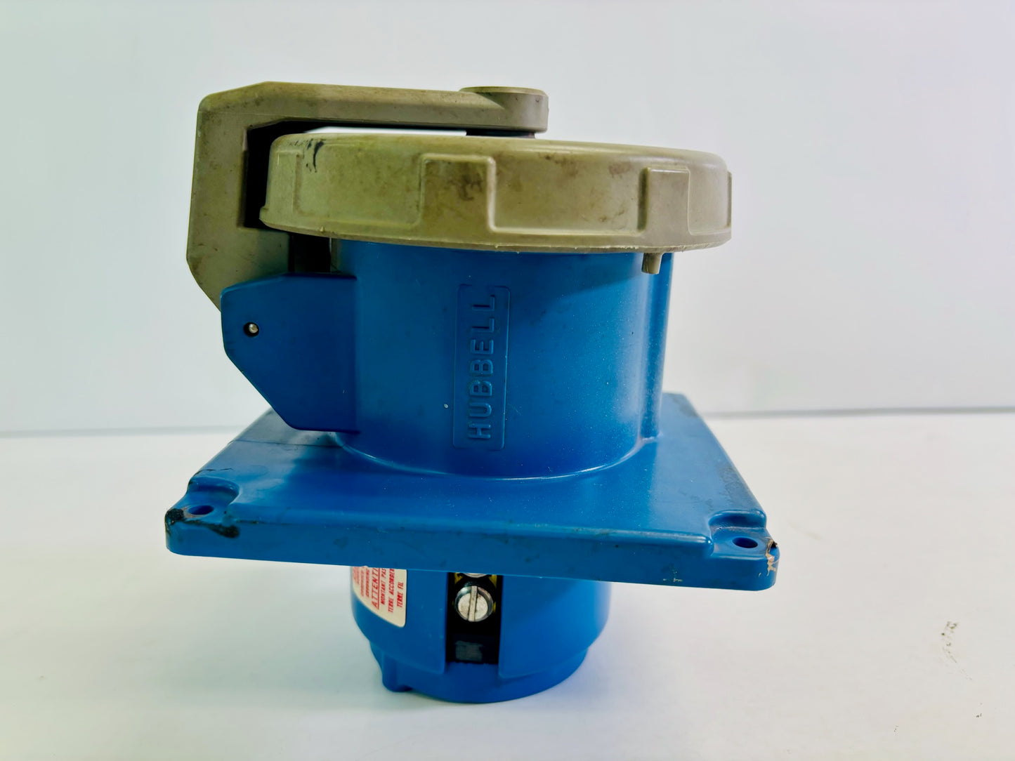 Used Hubbell 4100R9W Pin And Sleeve Receptacle, Water Tight W250V, 100A